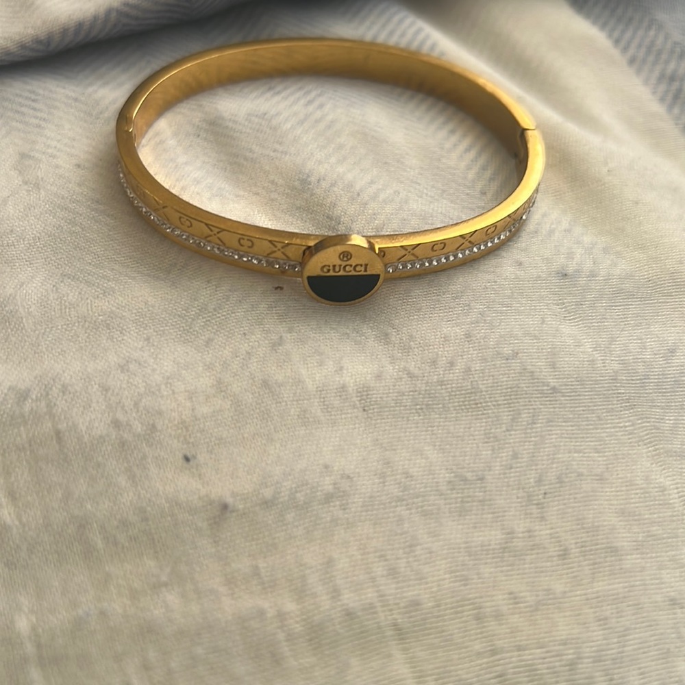 Gucci bangle bracelet